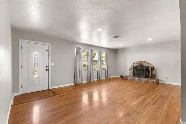 Listing Photo 13
