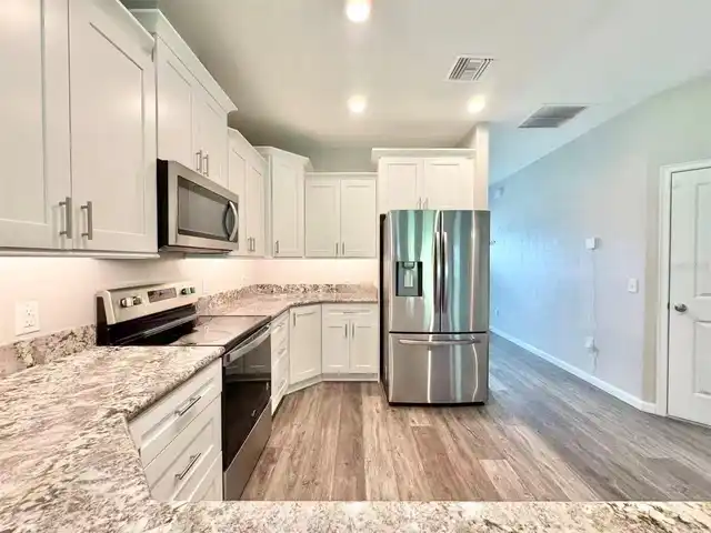 Listing Photo 6