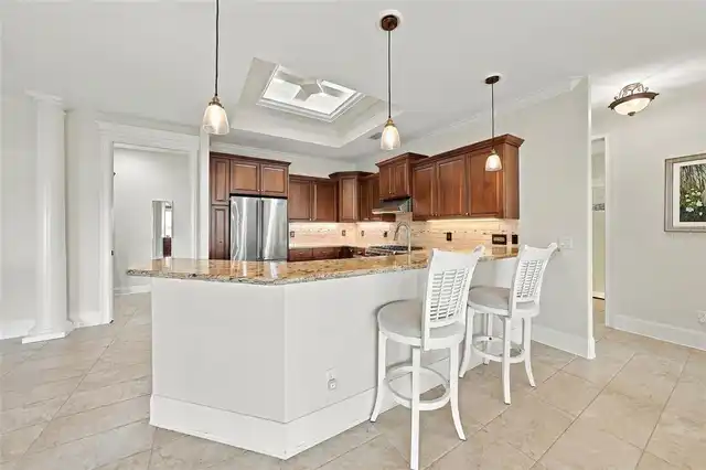 Listing Photo 12