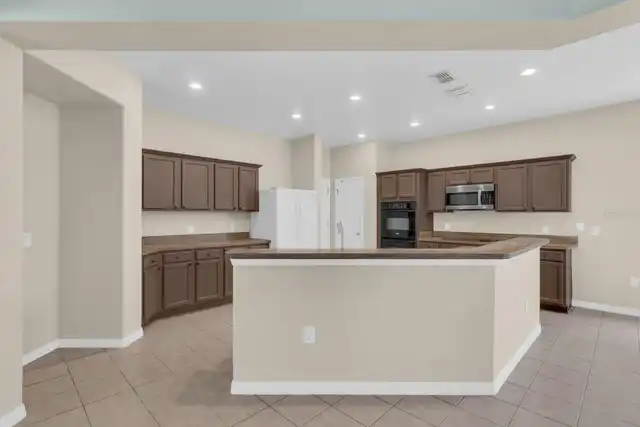 Listing Photo 12