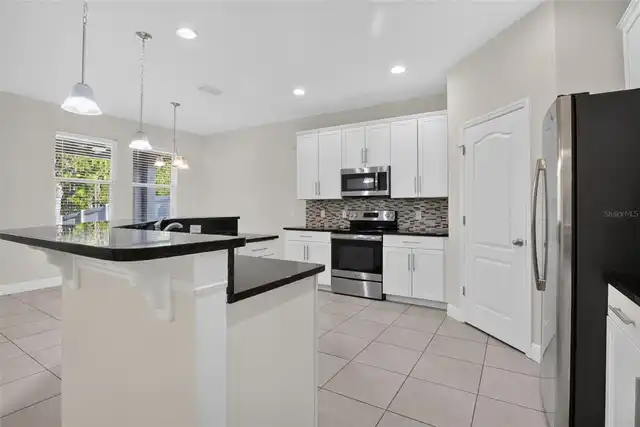 Listing Photo 8