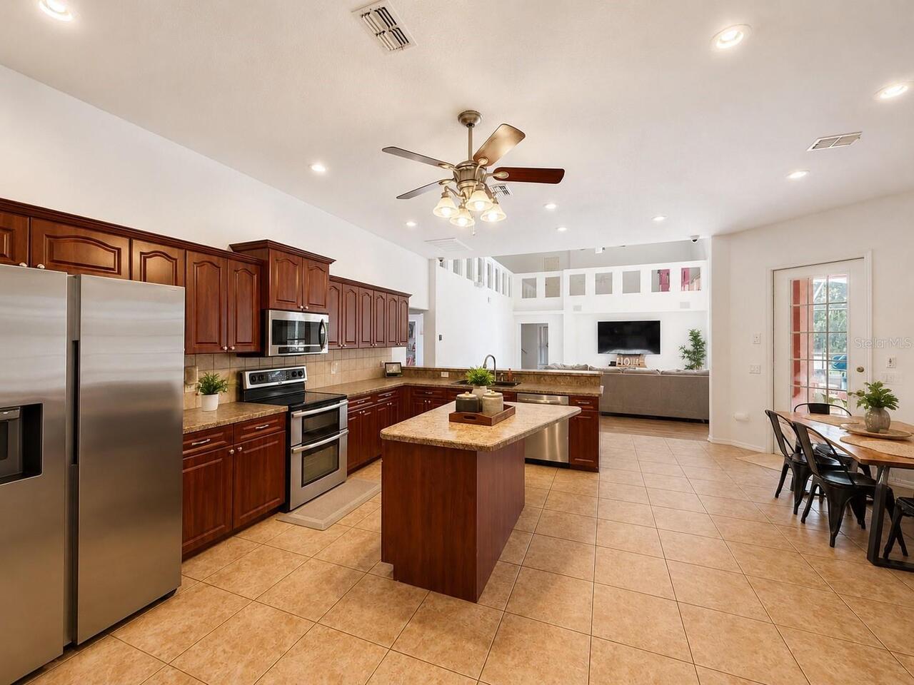 Listing Photo 11