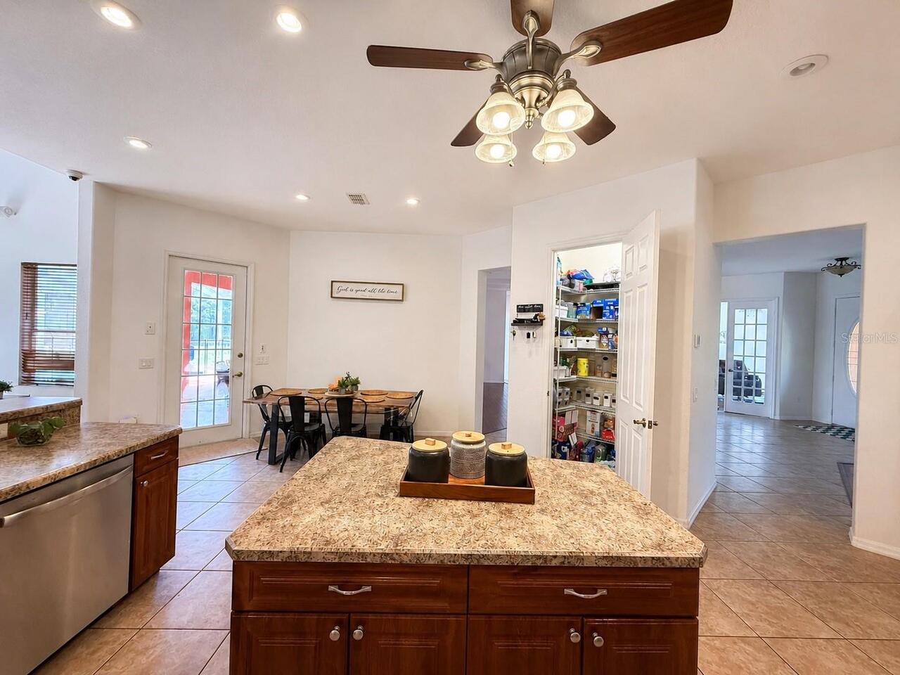 Listing Photo 14