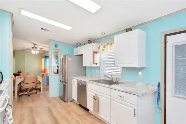Listing Photo 10