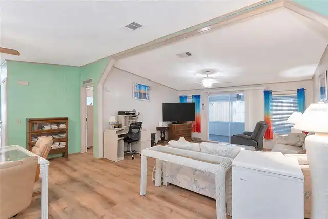 Listing Photo 15