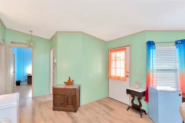 Listing Photo 17