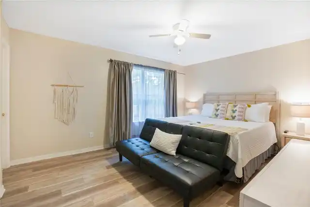 Listing Photo 10