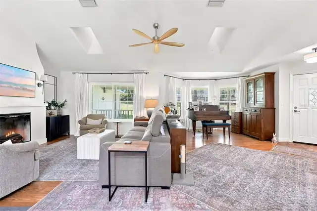 Listing Photo 18