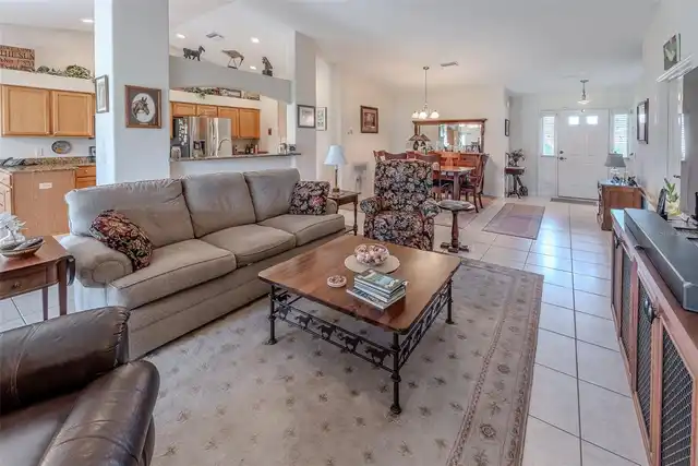 Listing Photo 8