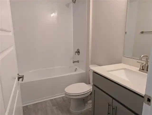 Listing Photo 16