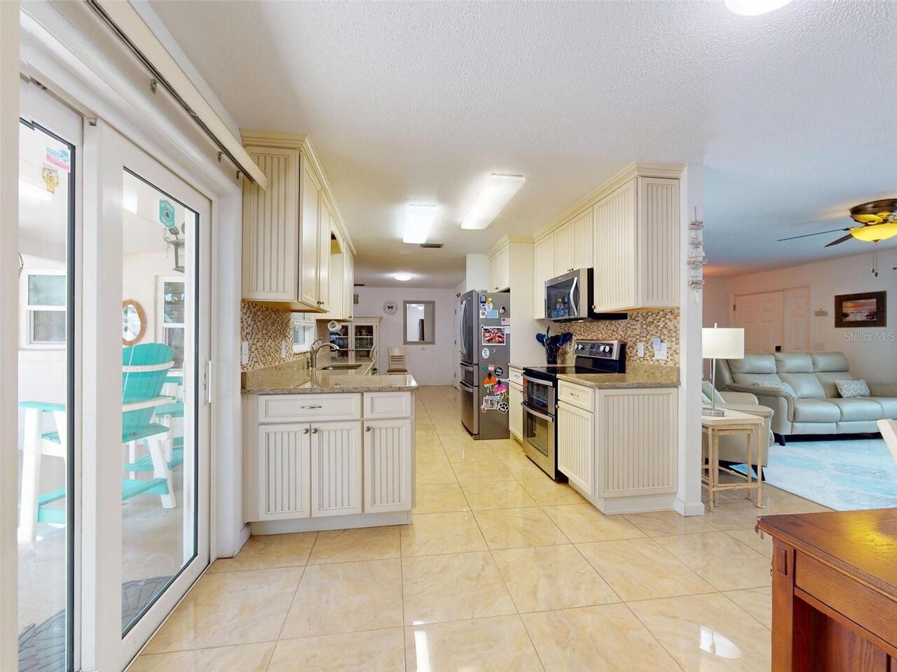 Listing Photo 12