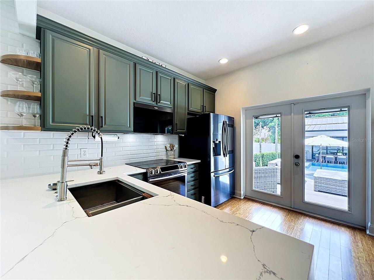 Listing Photo 12