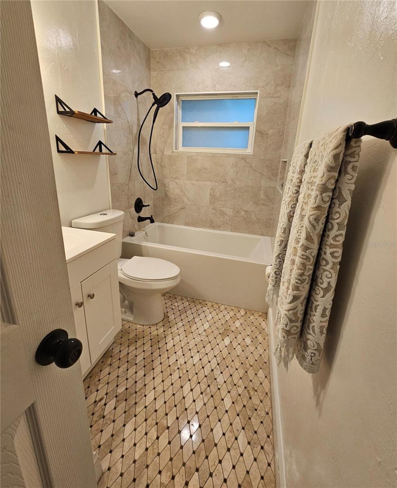 Listing Photo 10