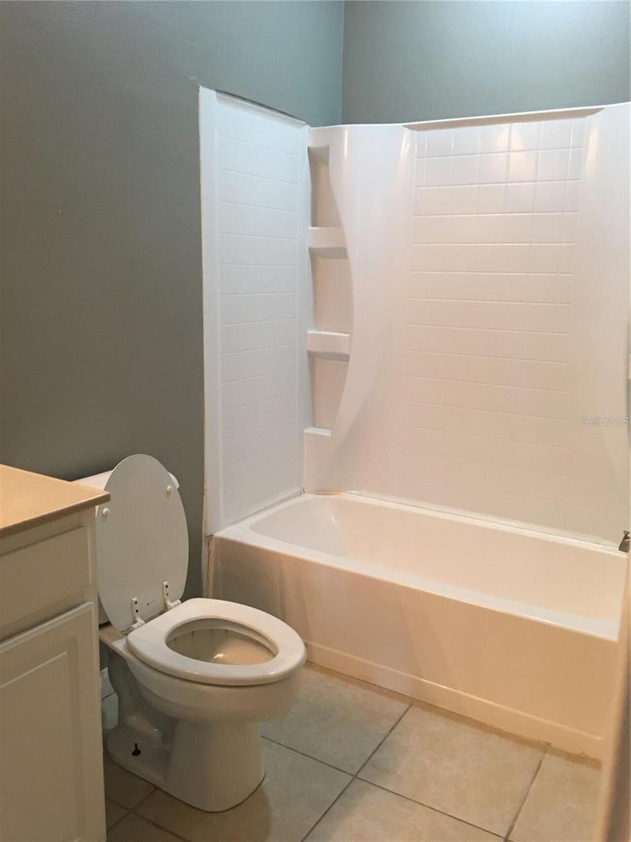 Listing Photo 8