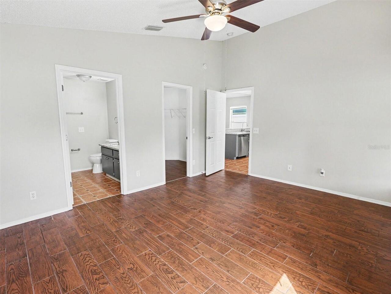 Listing Photo 9