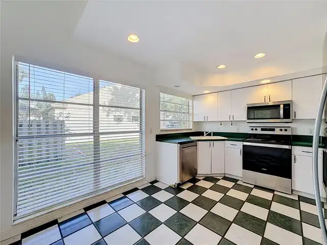 Listing Photo 21