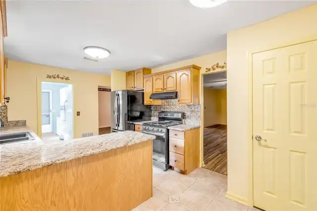 Listing Photo 15