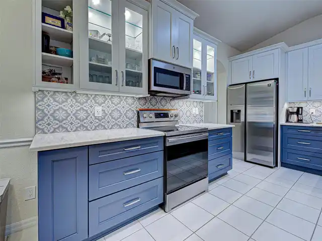 Listing Photo 9
