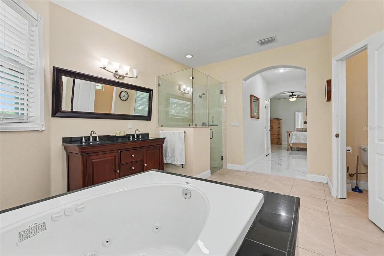 Listing Photo 11
