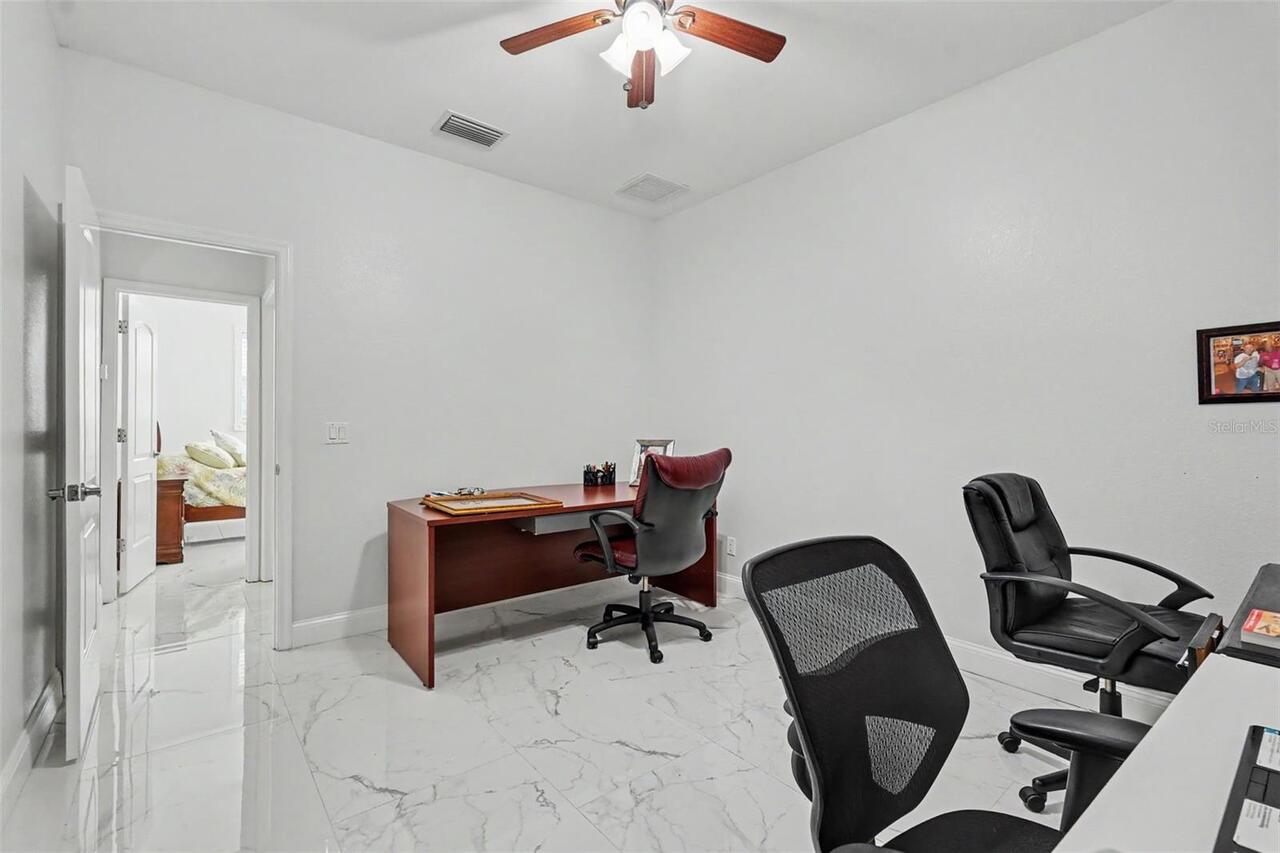 Listing Photo 12