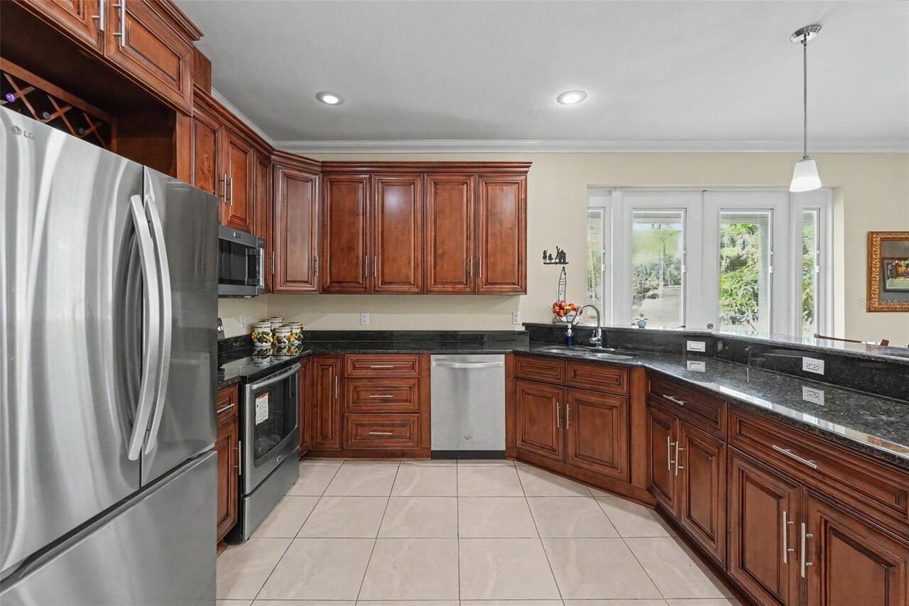 Listing Photo 8