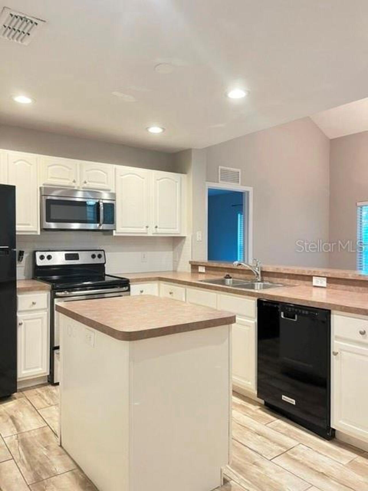 Listing Photo 8