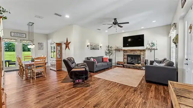 Listing Photo 5
