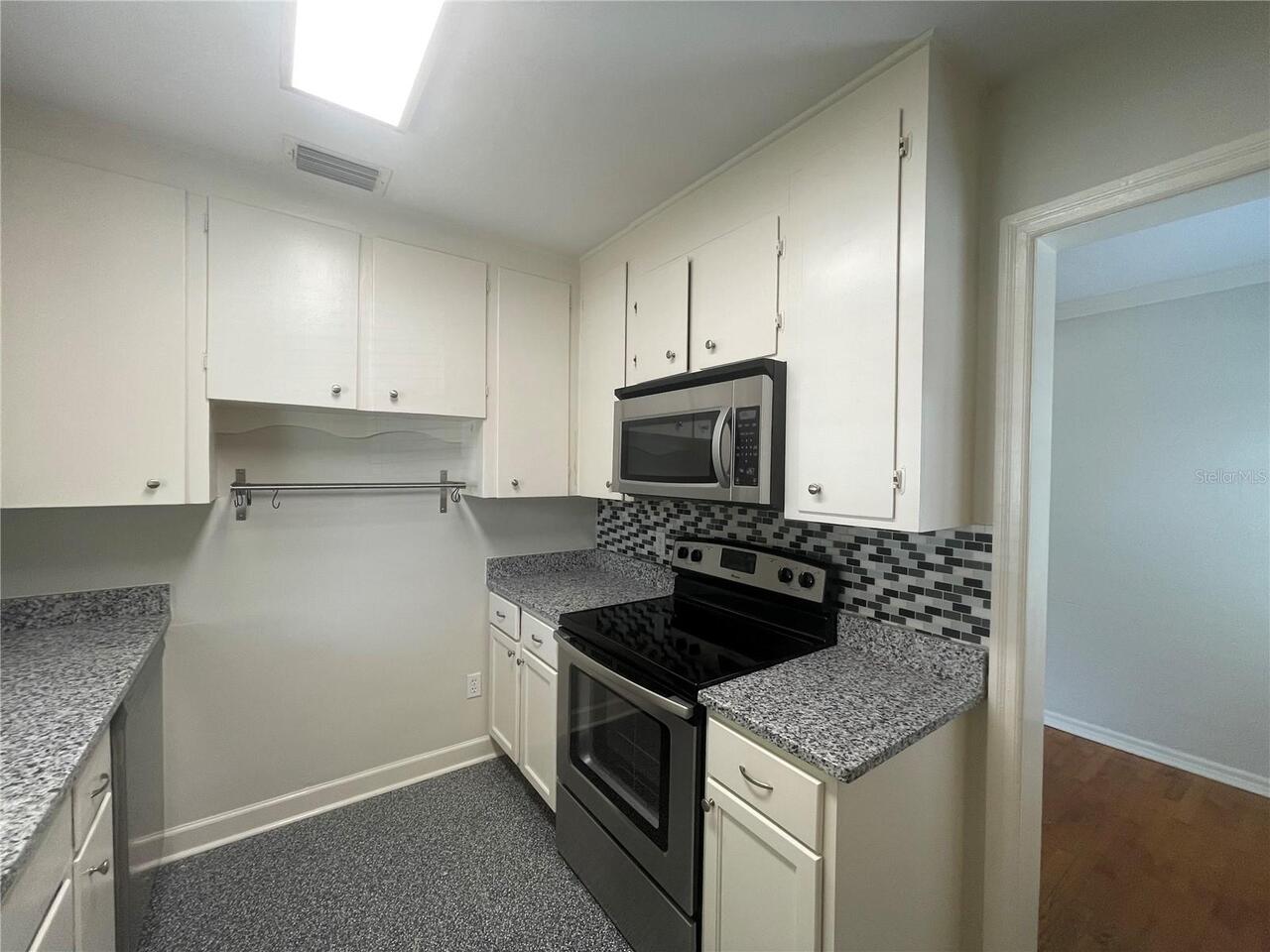 Listing Photo 8