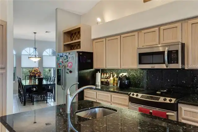 Listing Photo 12
