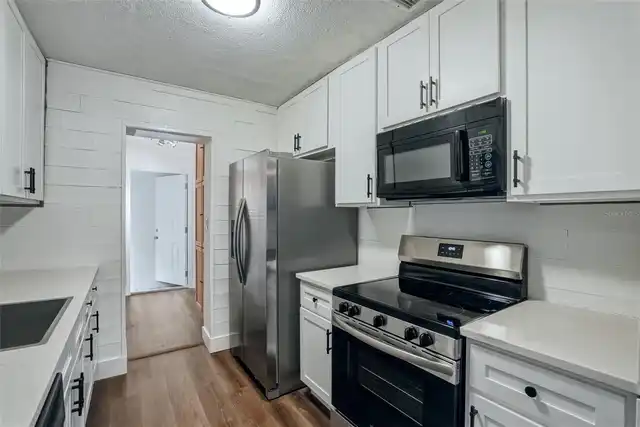 Listing Photo 12