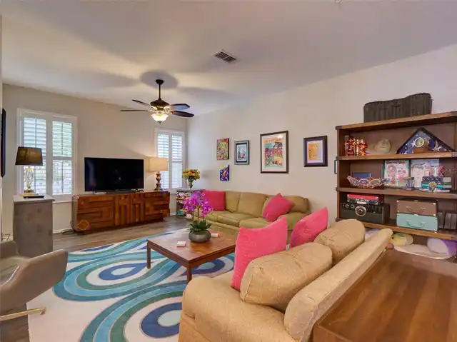 Listing Photo 16
