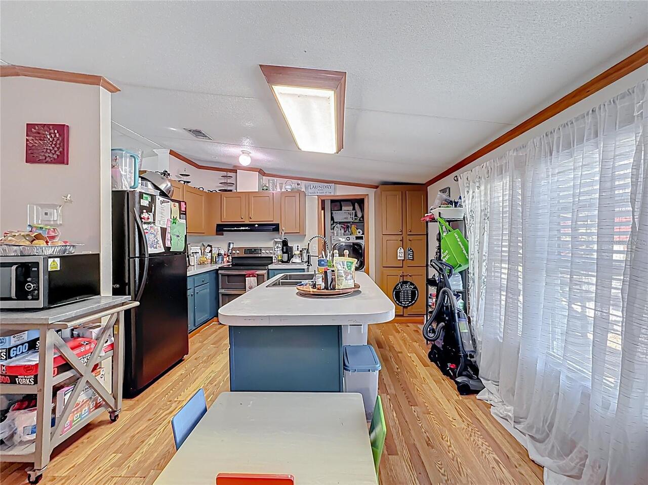 Listing Photo 9