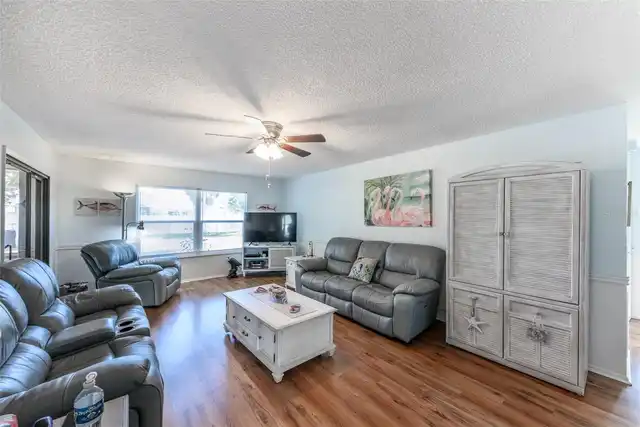 Listing Photo 14