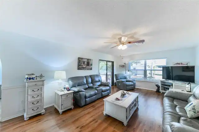 Listing Photo 15