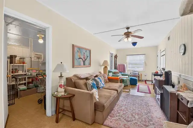 Listing Photo 9