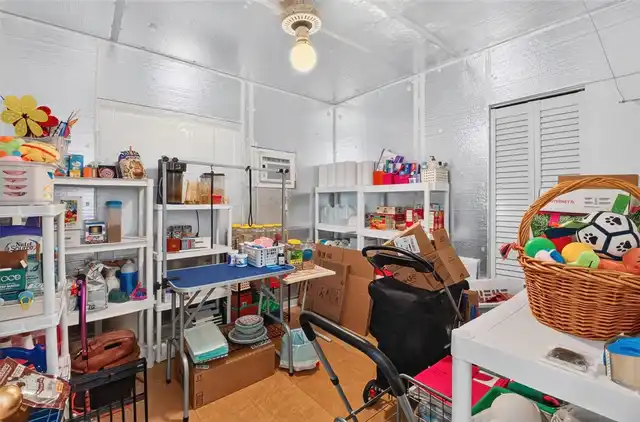Listing Photo 10