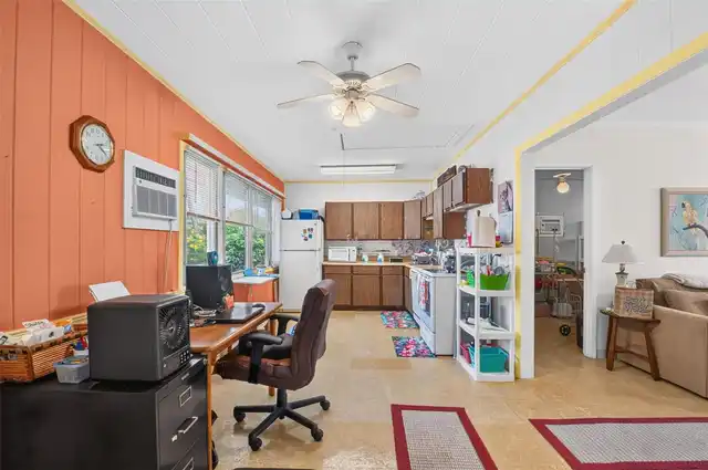 Listing Photo 12