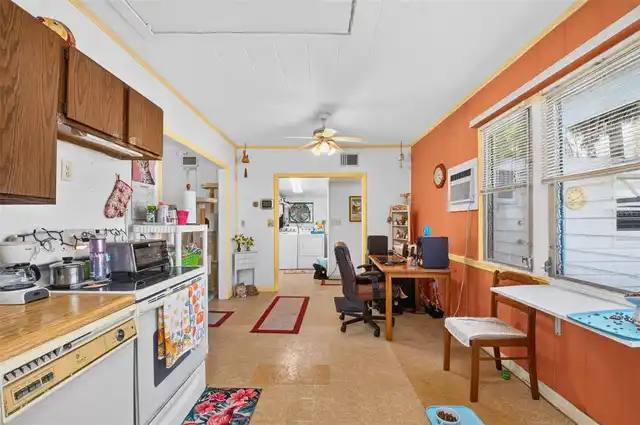 Listing Photo 16