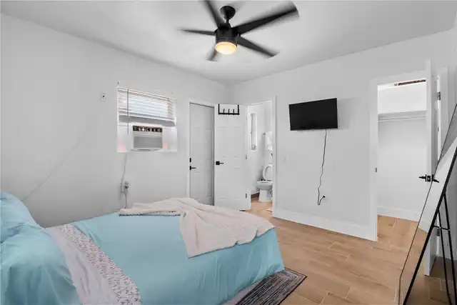 Listing Photo 11