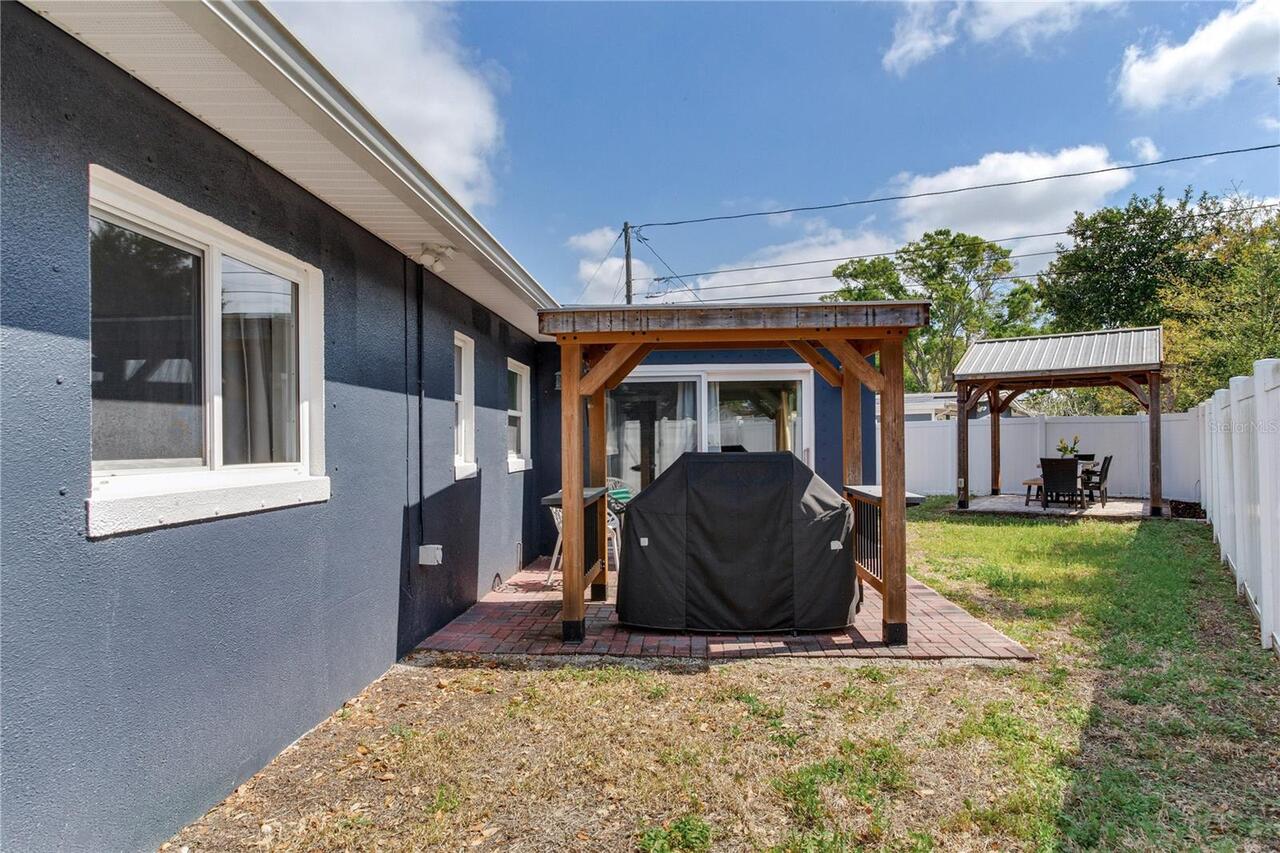 Listing Photo 11