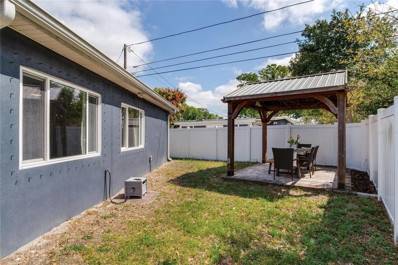Listing Photo 12