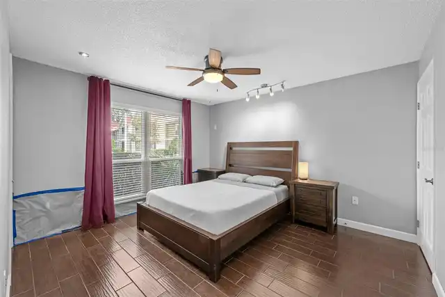 Listing Photo 12