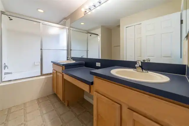 Listing Photo 16