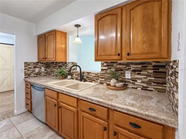 Listing Photo 7