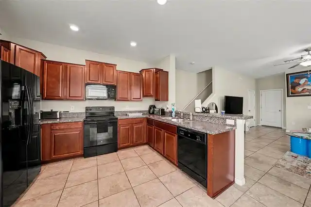 Listing Photo 16