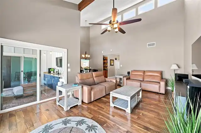 Listing Photo 7