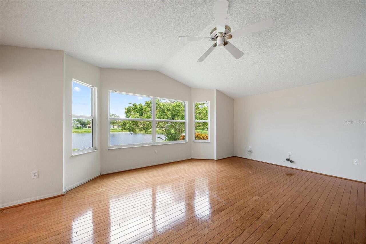 Listing Photo 14
