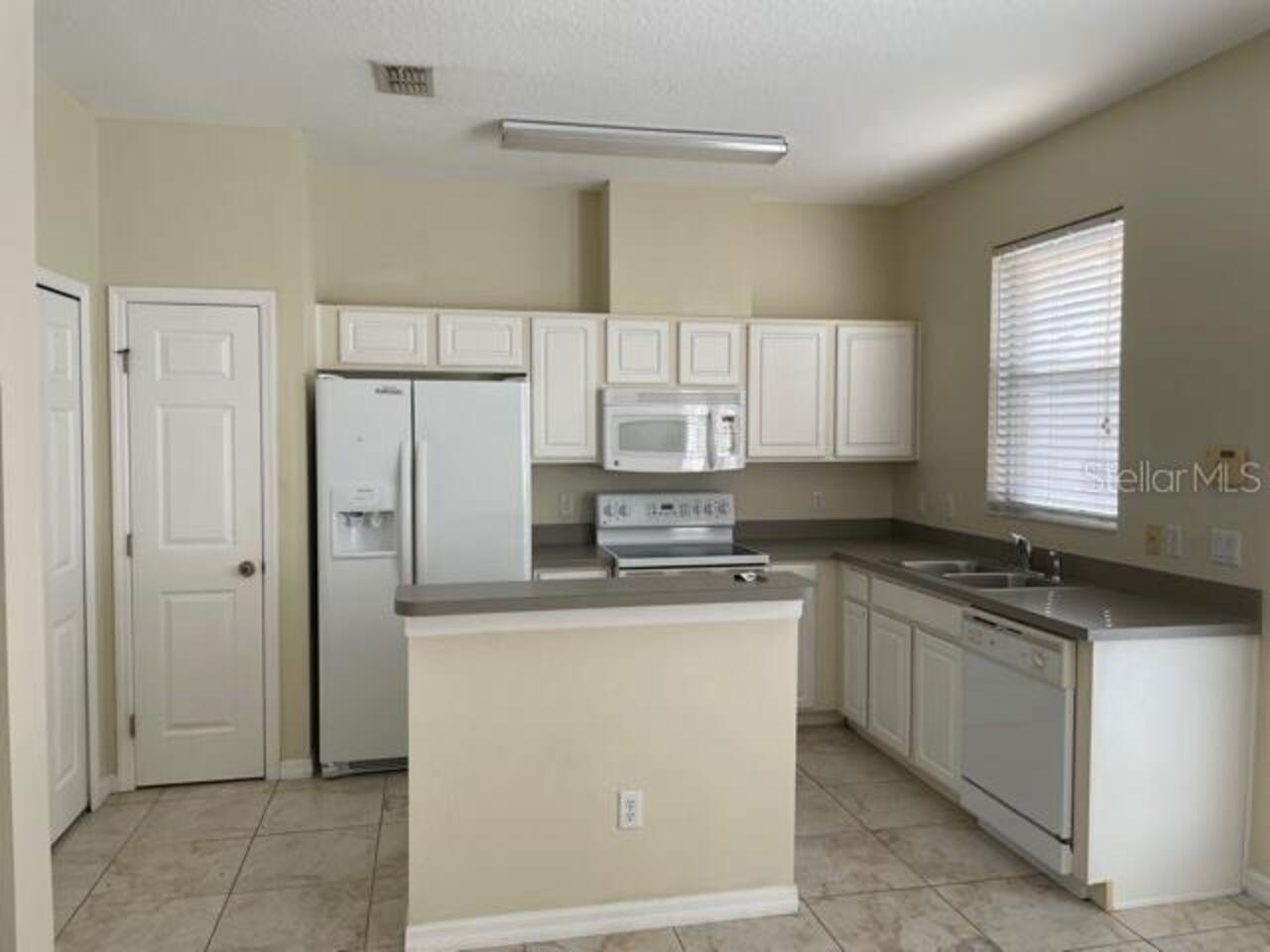 Listing Photo 10