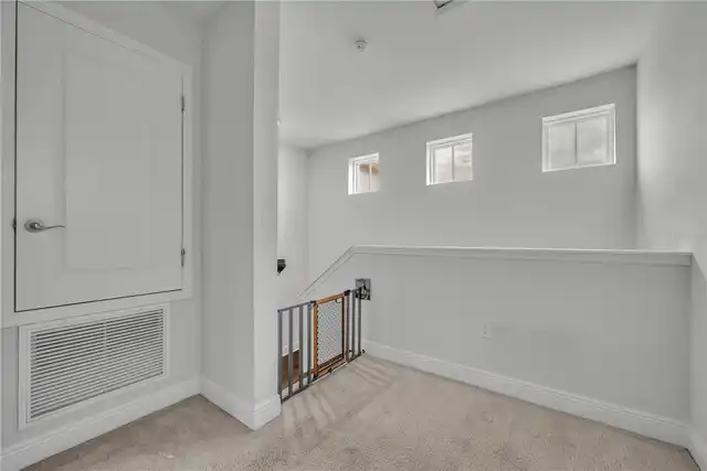Listing Photo 16
