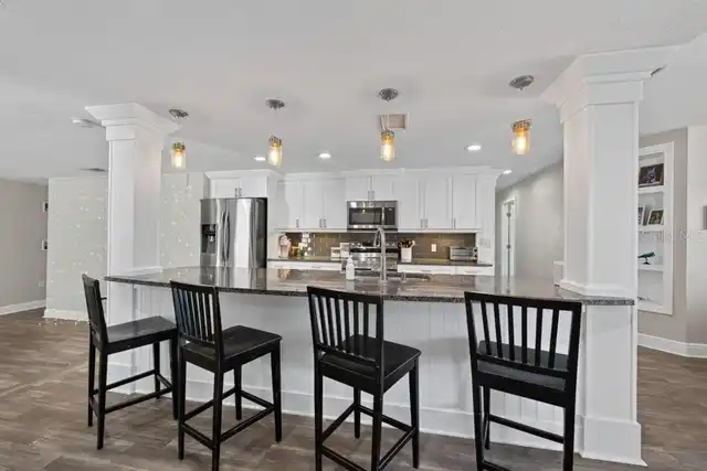 Listing Photo 11
